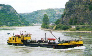 Bibo 8 auf dem Rhein vor der Loreley